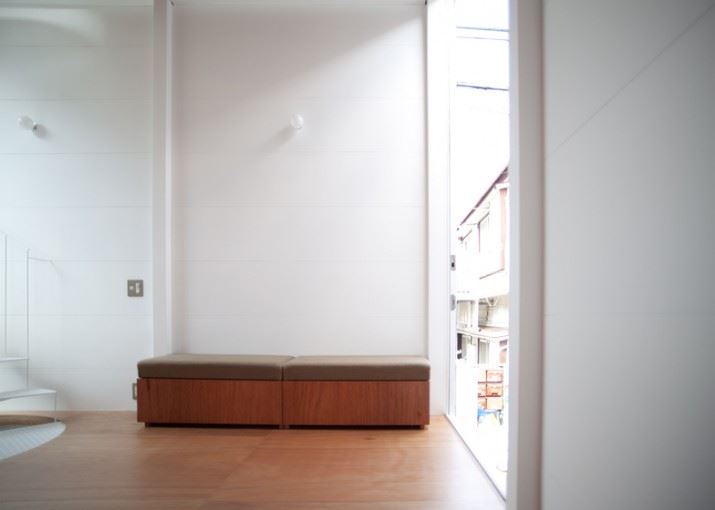 dezeen_Small-House-by-Unemori-Architects_